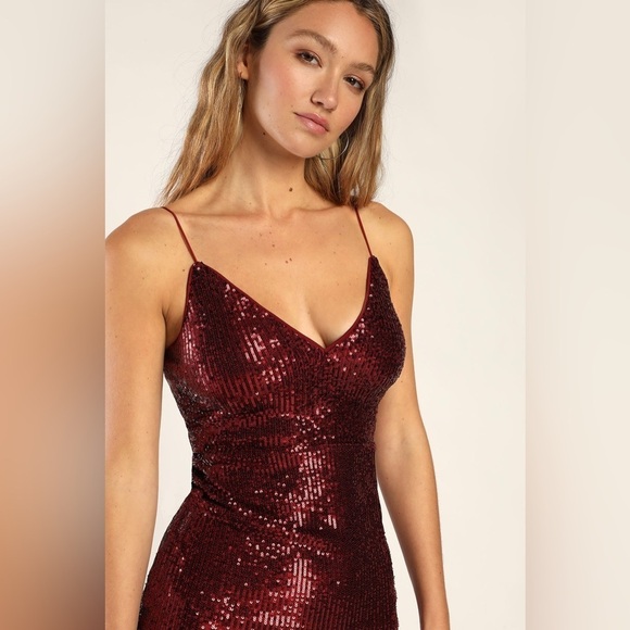 NWT LULUS Iridescent Essence Burgundy Sequin Sleeveless Bodycon Midi Dress - Picture 3 of 7